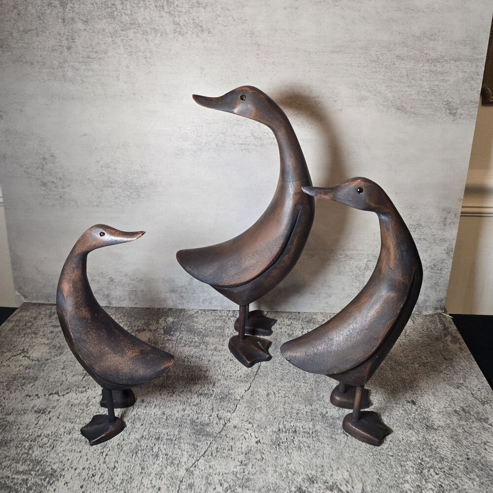 RARE VTG Square Nest Ducks Carved Wooden Ducks Lot of 3 Dark Wood Amber Eyes - Picture 7 of 10